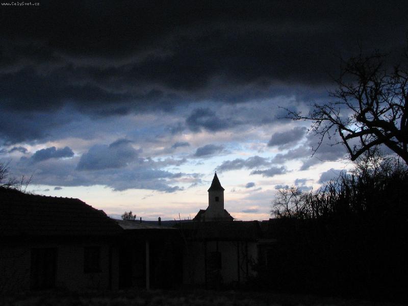 Foto: P�ed bou��