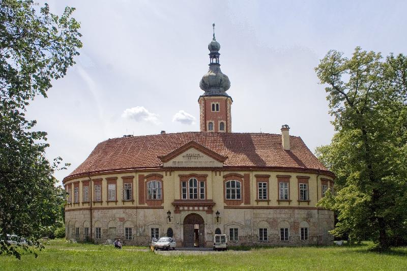 Foto: Lib�chov-uzav�en� z�mek Lib�chov